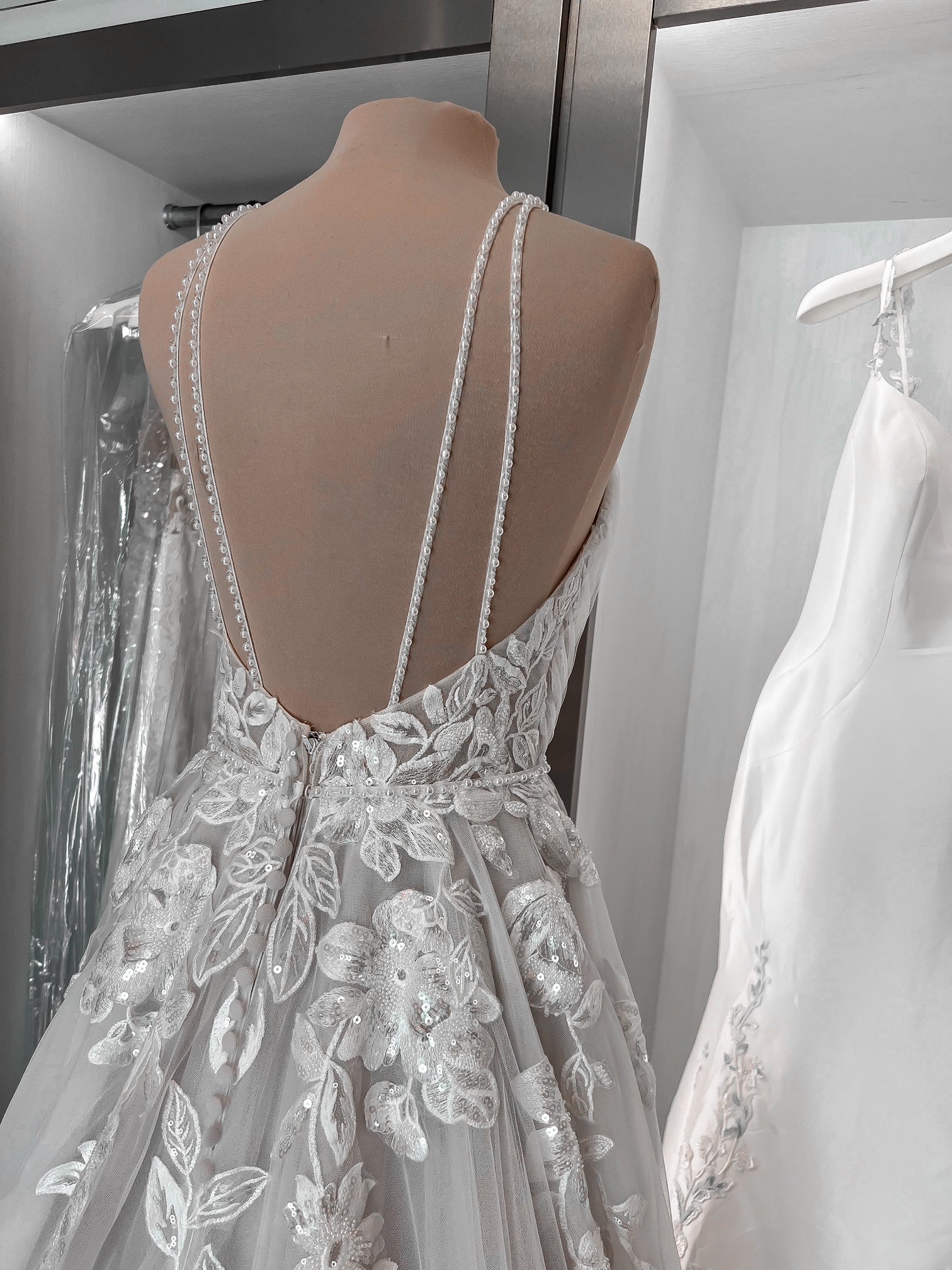 2562 – The Bridal Boutique